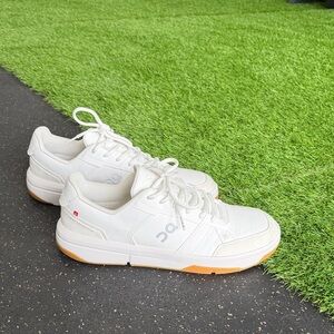 ON White Sneakers The Roger